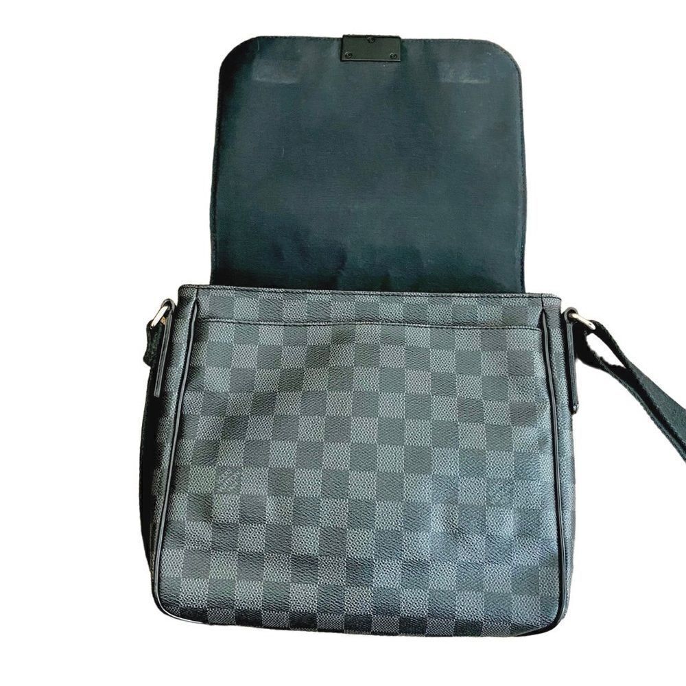LOUIS VUITTON Damier Graphite District PM Shoulder Crossbody Bag 💼 - Picture 15 of 17